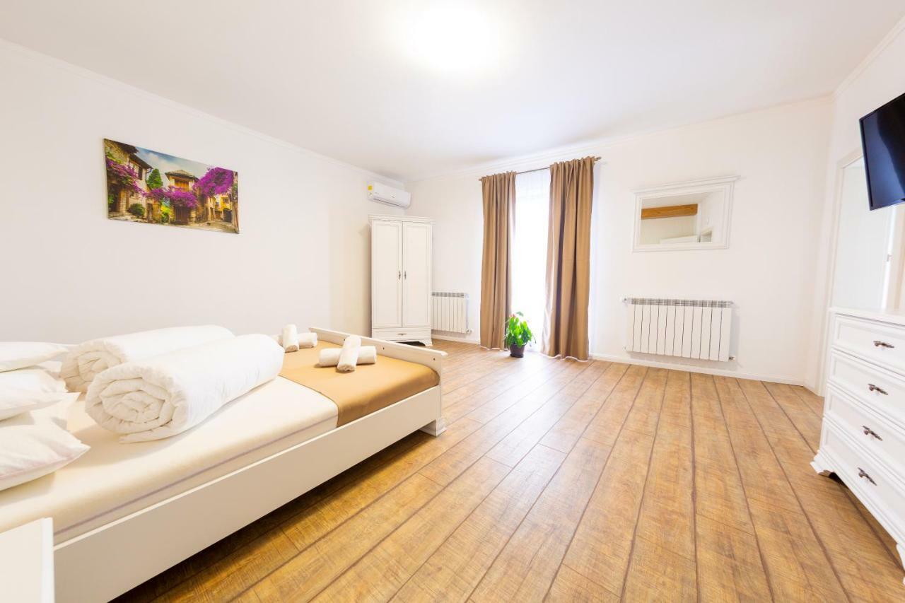 Casa Cu Nuc Ξενοδοχείο Άλμπα Ιούλια Εξωτερικό φωτογραφία