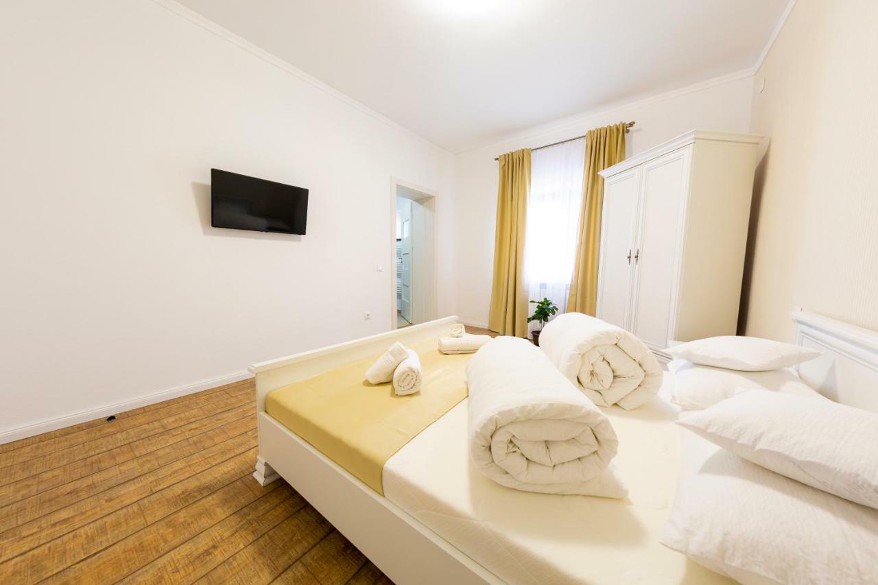 Casa Cu Nuc Ξενοδοχείο Άλμπα Ιούλια Εξωτερικό φωτογραφία
